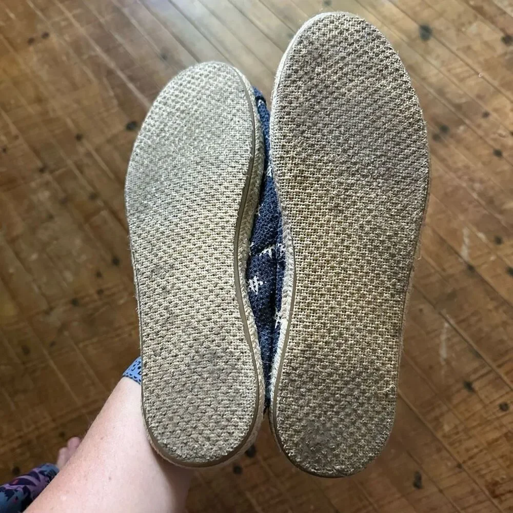 Tom’s Americana patriotic 8.5 raffia woven slip on shoes - Picture 2 of 7